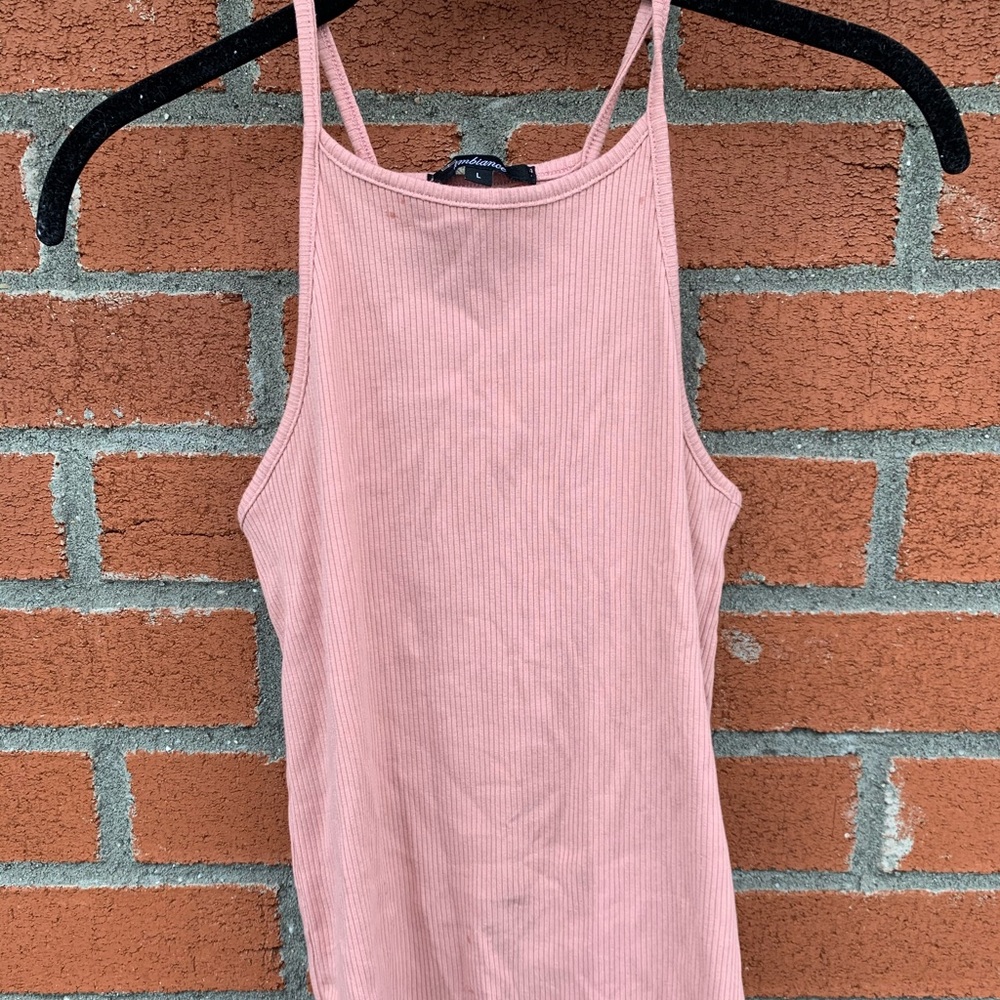 Thin strap razor back pink tank top